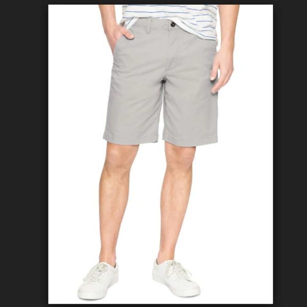 Gap Men's 10" Lived-In Shorts in Stretch Chinos shorts